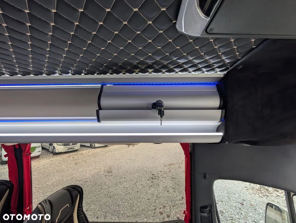 Mercedes-Benz Sprinter 519 - 25