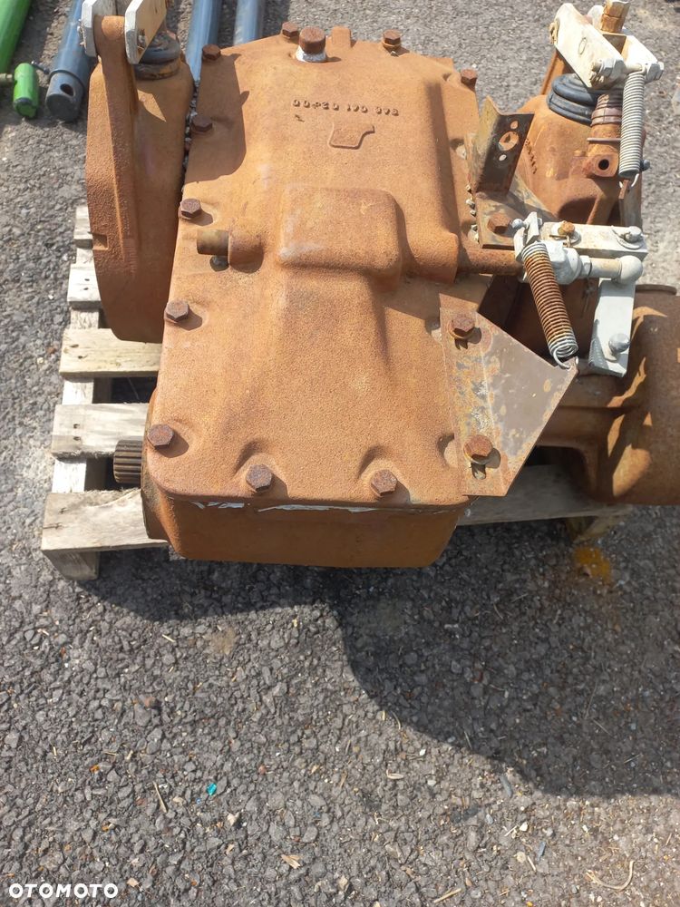 Rozrzutnik plew Massey Ferguson,Dronninborg, skrzynia biegów,kosa do rzepaku Poget,geringhoff hvl660,32,34,36,94804102300,94800002284,koł do pługu. - 7