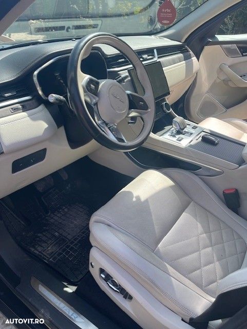 Jaguar F-Pace - 8
