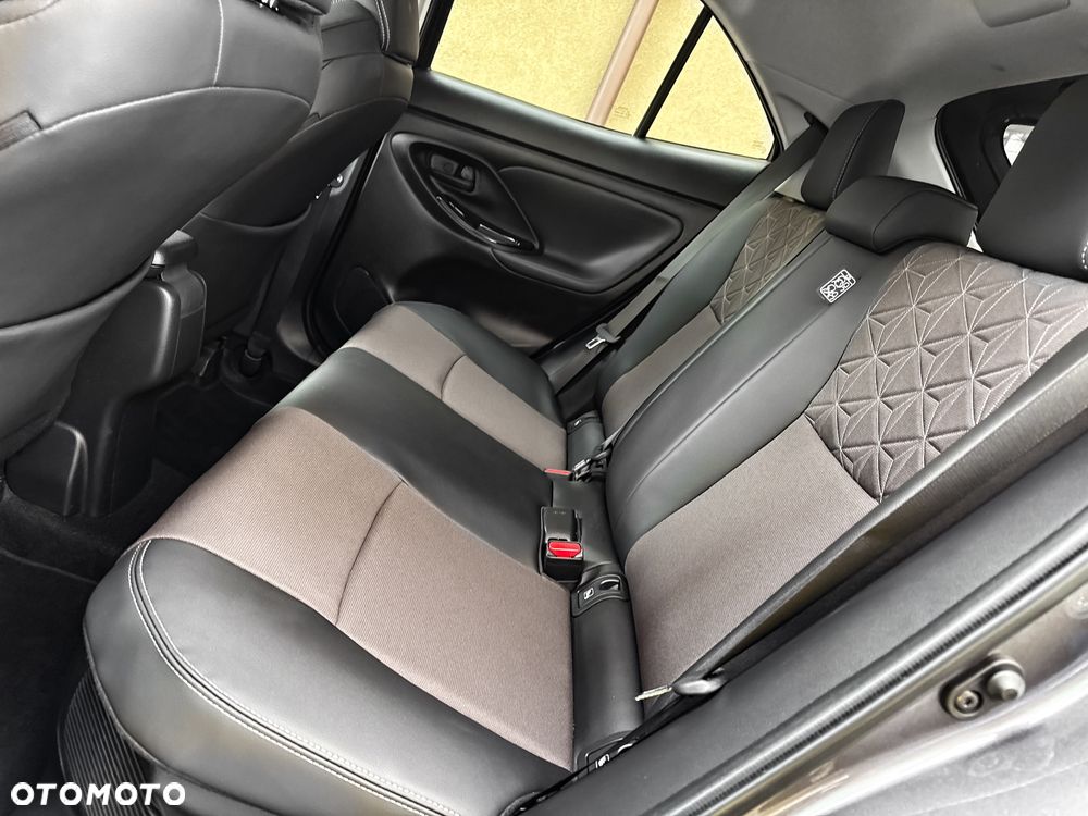 Toyota Yaris Cross Hybrid 1.5 Executive - 32