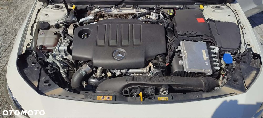 Mercedes-Benz CLA 200 d 4-Matic 8G-DCT - 11