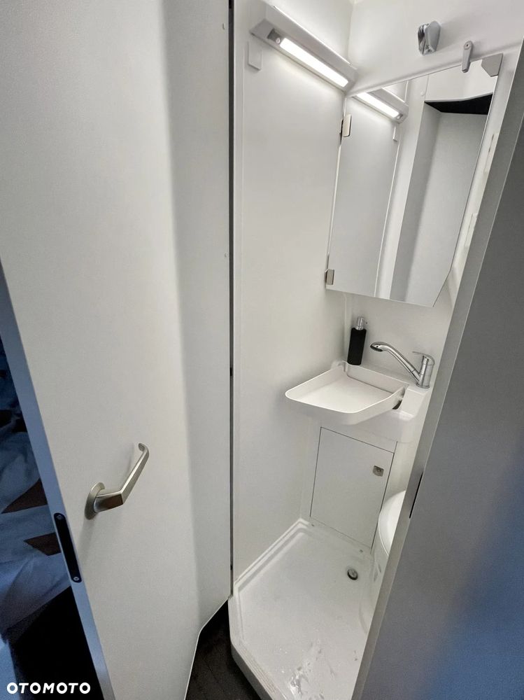 Volkswagen Grand California - 32