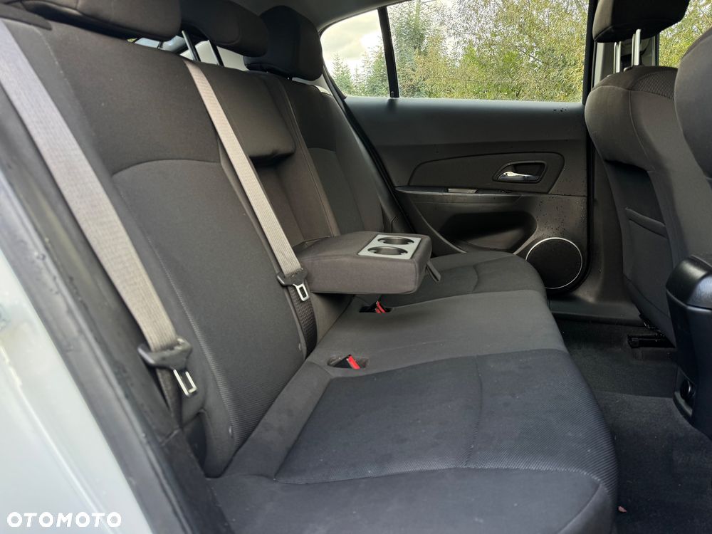 Chevrolet Cruze 1.6 LS - 8