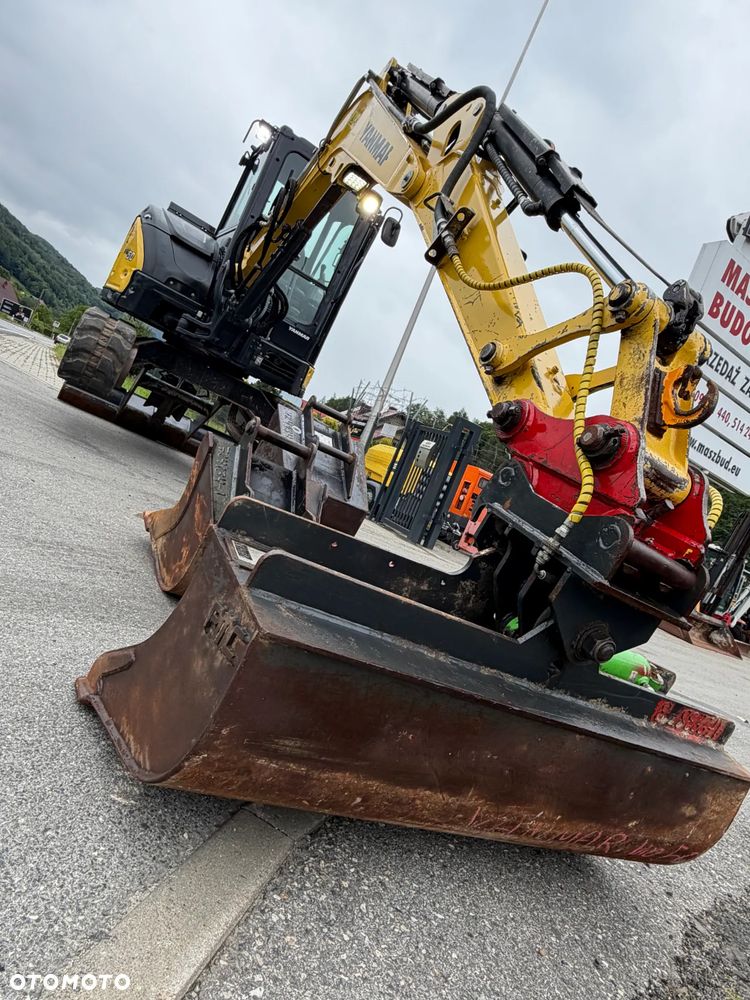 Yanmar VIO50-6A Koparka Gąsienicowa 5 ton jak Nowa z Salonu 2018 rok. 1900 mtg. Szybko-złącze. Łyżka uchylna Hydraulicznie. 3 łyżki Oryginalne skandynawskiego typu. Yanmar silnik 4 cylindry! Maszyna z Norwegii. DEKRA 2026rok AKTUALNA! Dokumentacja! Pompa ON. ani deka luzów i wycieków! OKAZJA Linia Hydr. Plus. Długie ramię PLUS. Oświetlenie LED. Gąski bardzo ładne. Wielka Okazja! Pełne sterowanie z dżojstików!! - 31