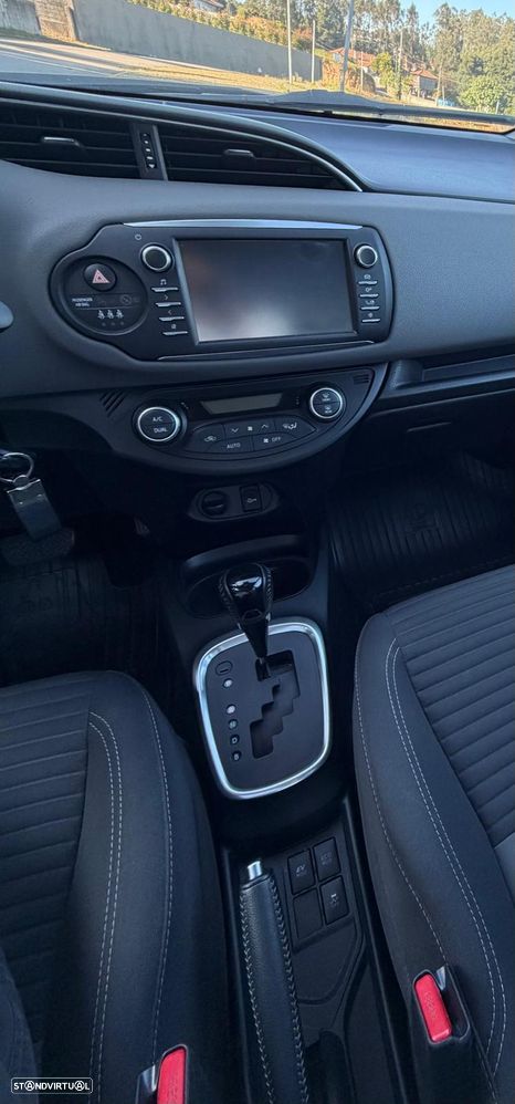 Toyota Yaris 1.5 HSD Comfort - 15
