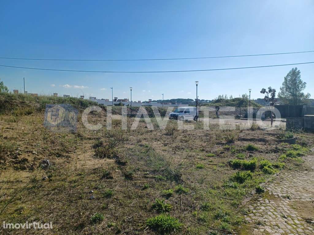 Lote de terreno com 511 m2 a 2 minutos do centro de Tomar. - Grande imagem: 3/4