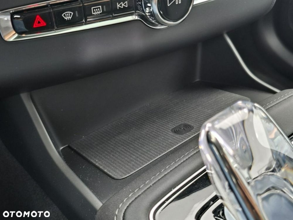 Volvo XC 90 T8 AWD Plug-In Hybrid Ultra Black Edition 7os - 38