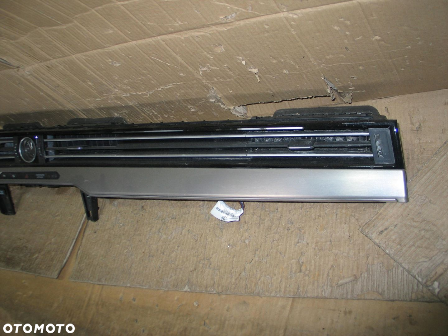 Listwa dekor kratka nawiewu zegarek vw passat B8 3G1853262AJ - 5