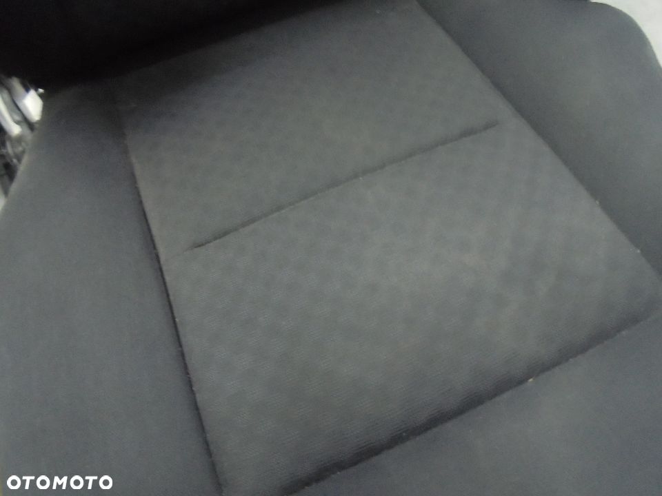 MERCEDES E KLASA W212 FOTEL PRZOD PRAWY - 2