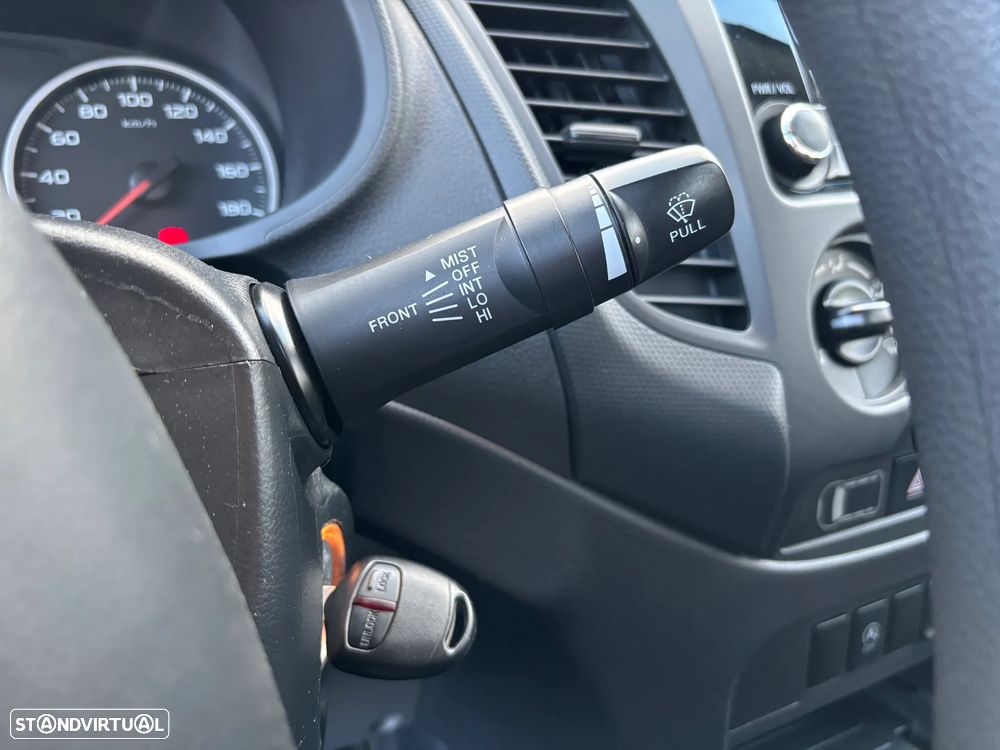 Mitsubishi L200 2.4 DI-D CD Invite 2WD - 16