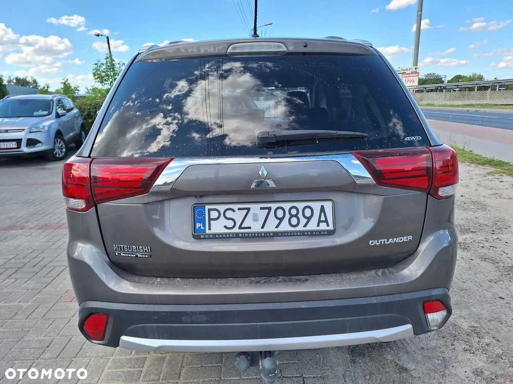 Mitsubishi Outlander - 8