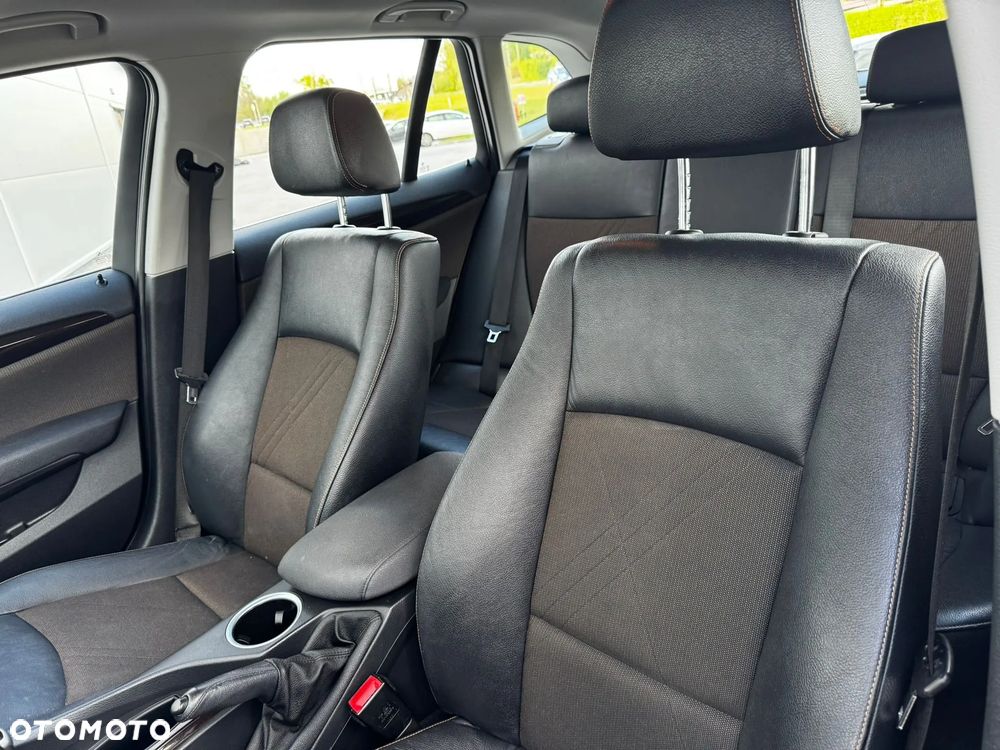 BMW X1 sDrive18d xLine - 27