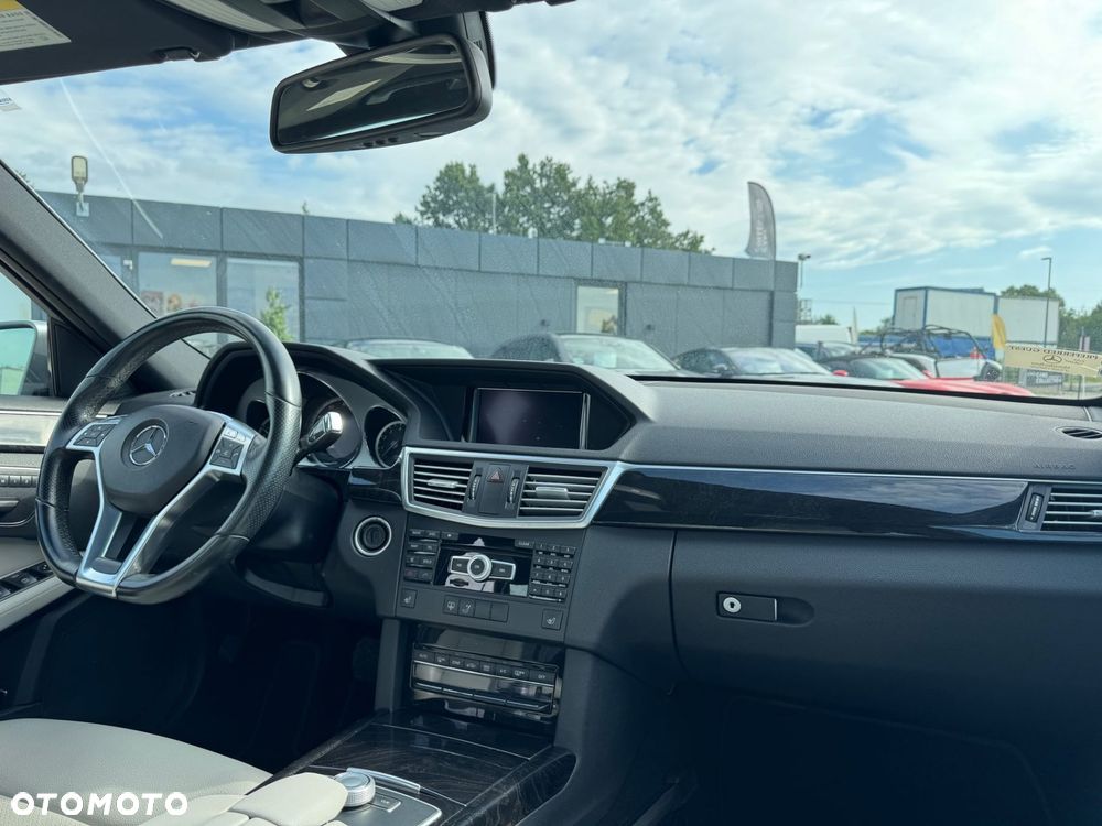 Mercedes-Benz Klasa E 350 4Matic BlueEFFICIENCY 7G-TRONIC Avantgarde - 17