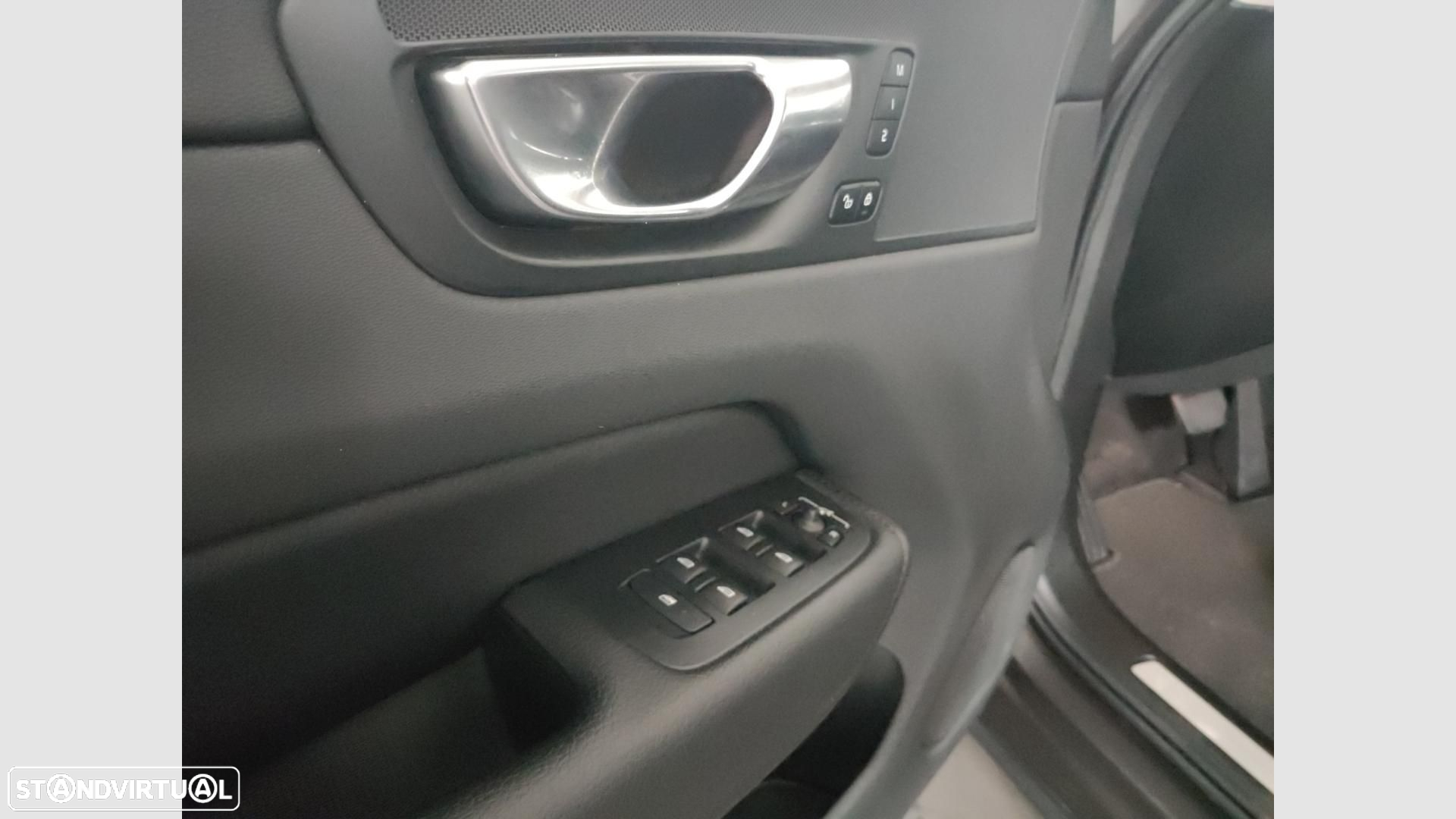 Volvo XC 60 2.0 T6 PHEV Inscription AWD - 11