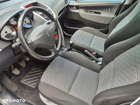 Peugeot 207 - 15