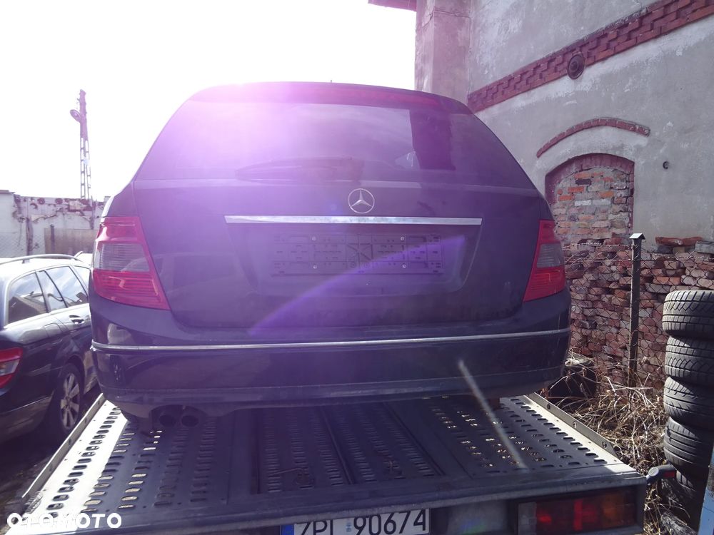 Mercedes-Benz Klasa C 180 BlueEFFICIENCY Avantgarde - 3