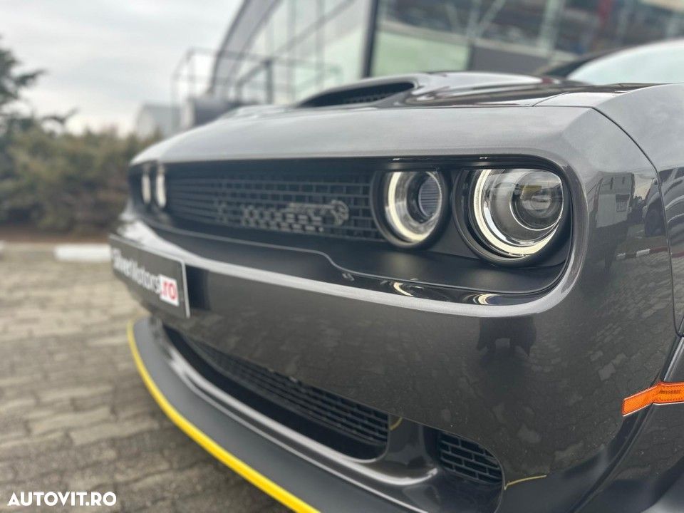 Dodge Challenger - 6