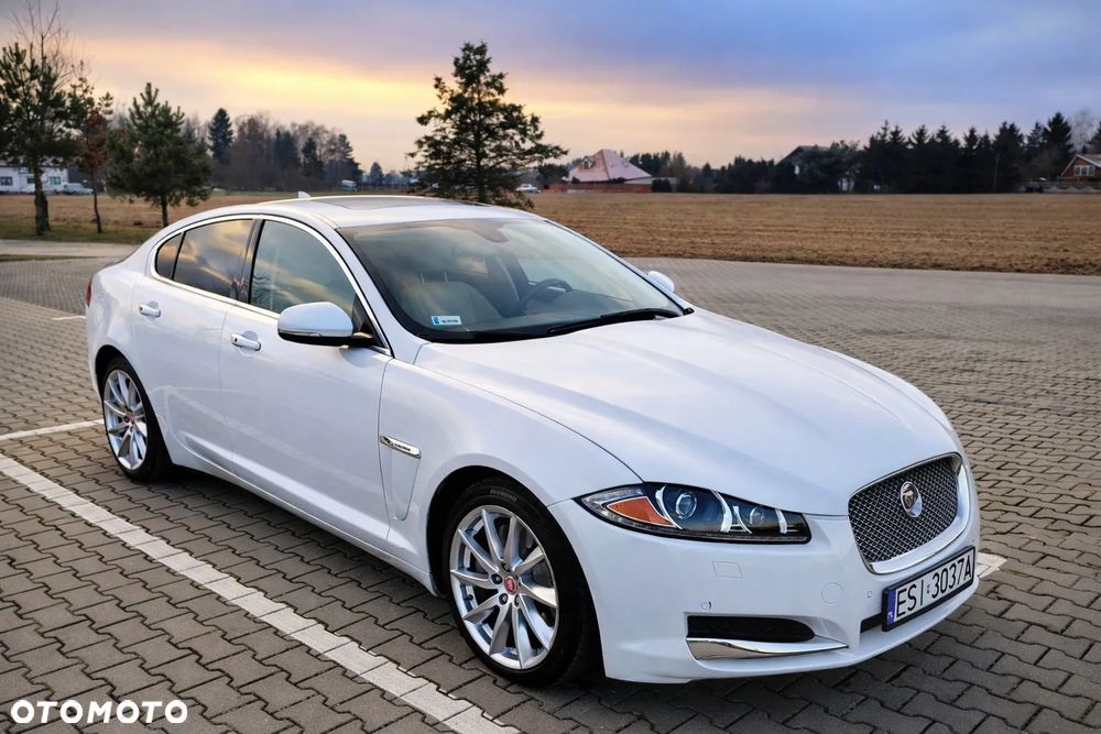 Jaguar XF 2.0 T Premium Luxury - 3