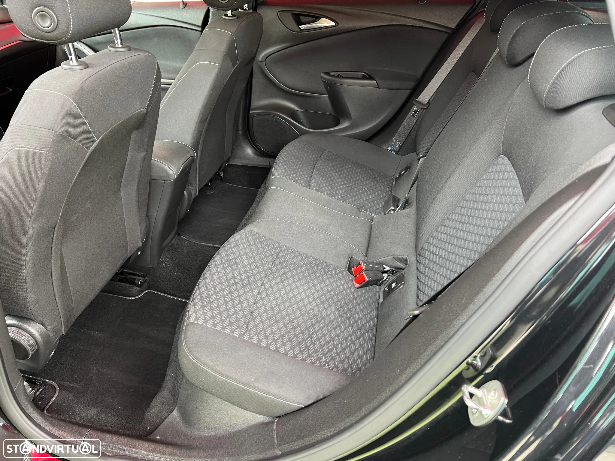 Opel Astra Sports Tourer 1.2 T Design & Tech S/S - 15