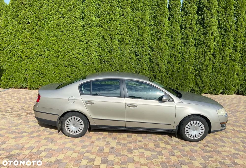Volkswagen Passat - 10