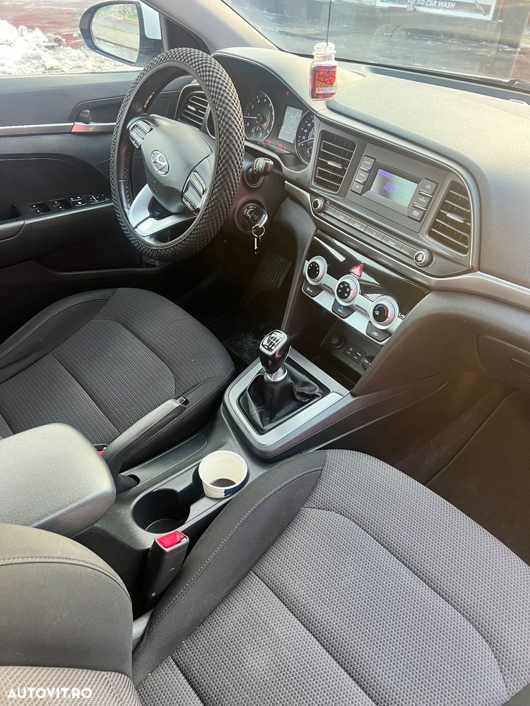 Hyundai Elantra 1.6 MPi Exclusive - 7