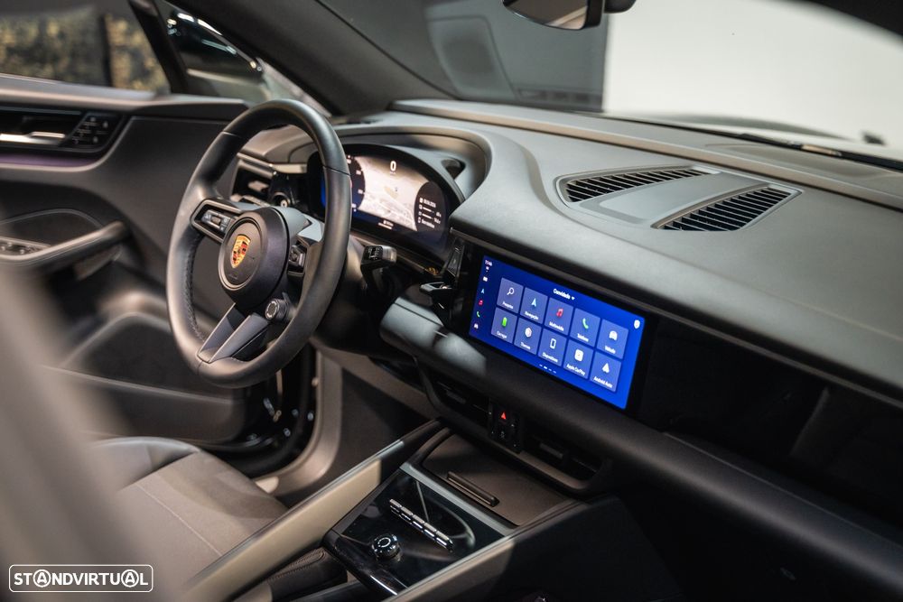 Porsche Macan Electric - 23
