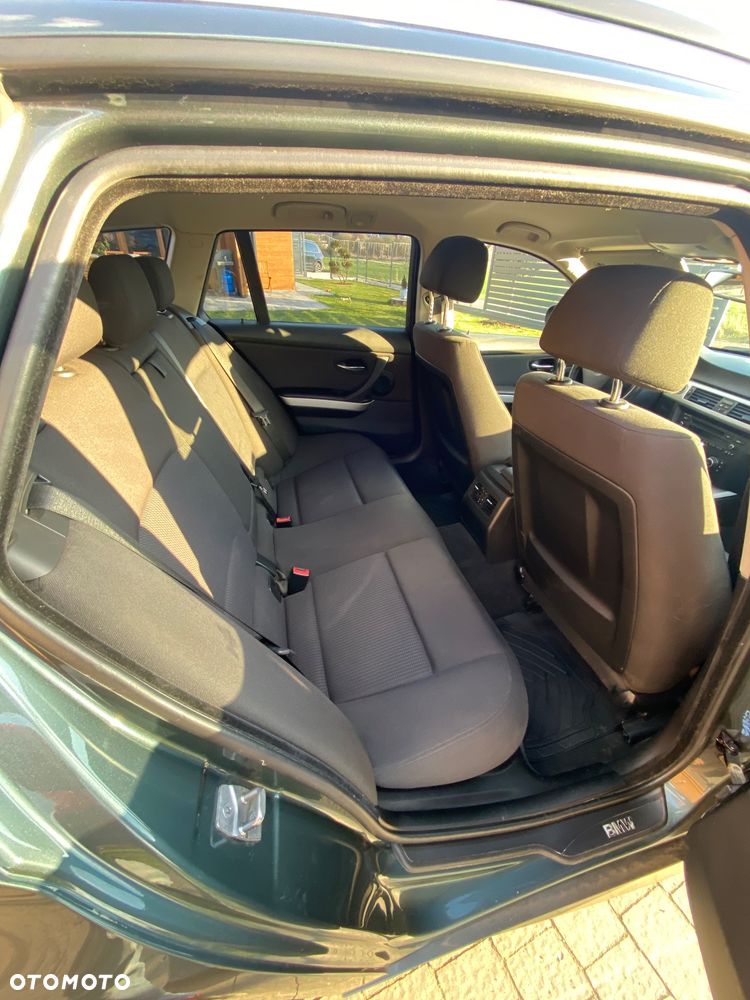 BMW Seria 3 318i - 3