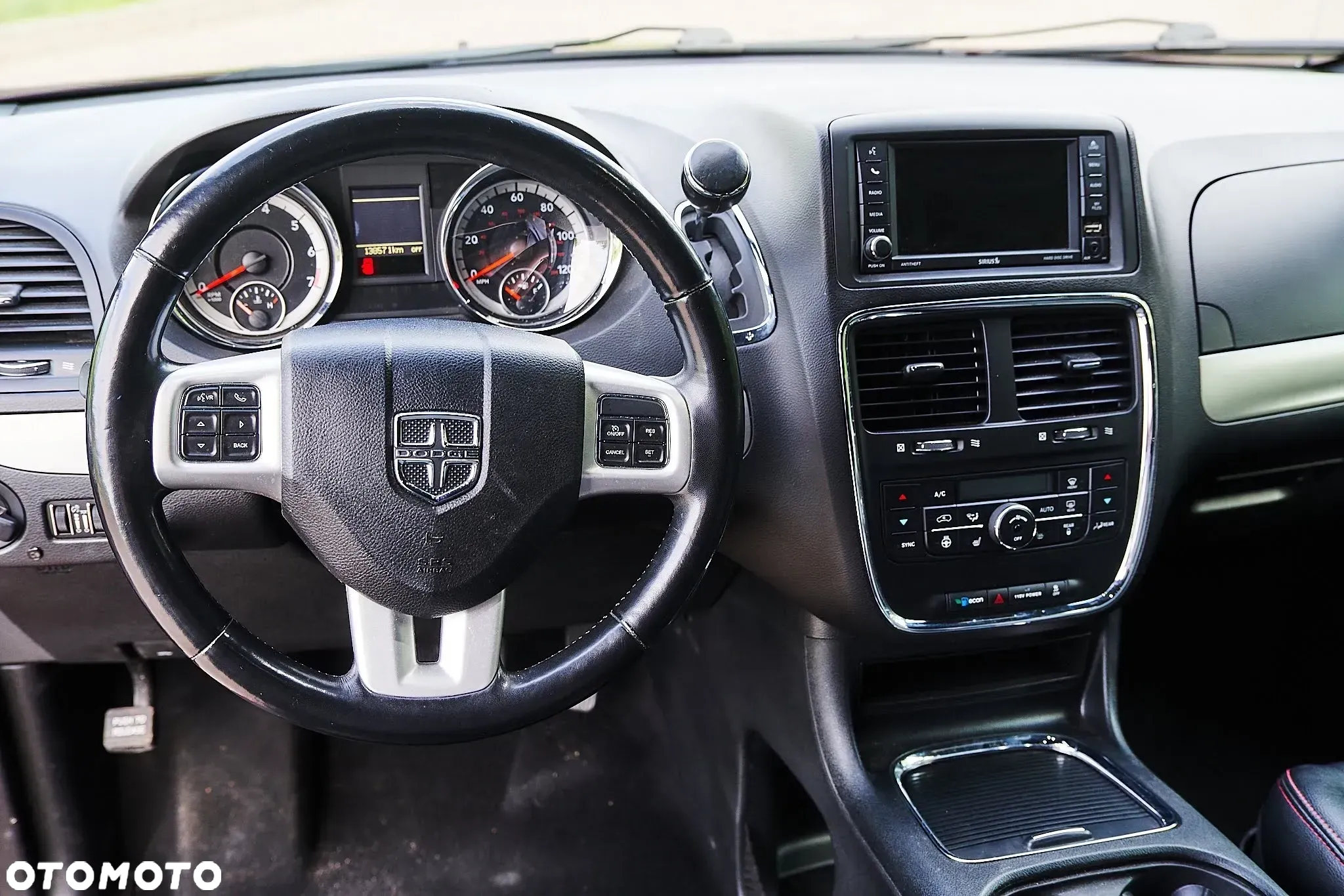 Dodge Grand Caravan - 21