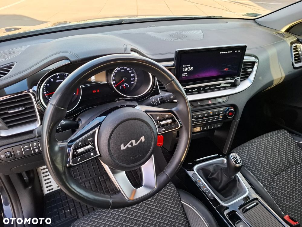 Kia Ceed 1.5 T-GDI Business Line Plus - 18