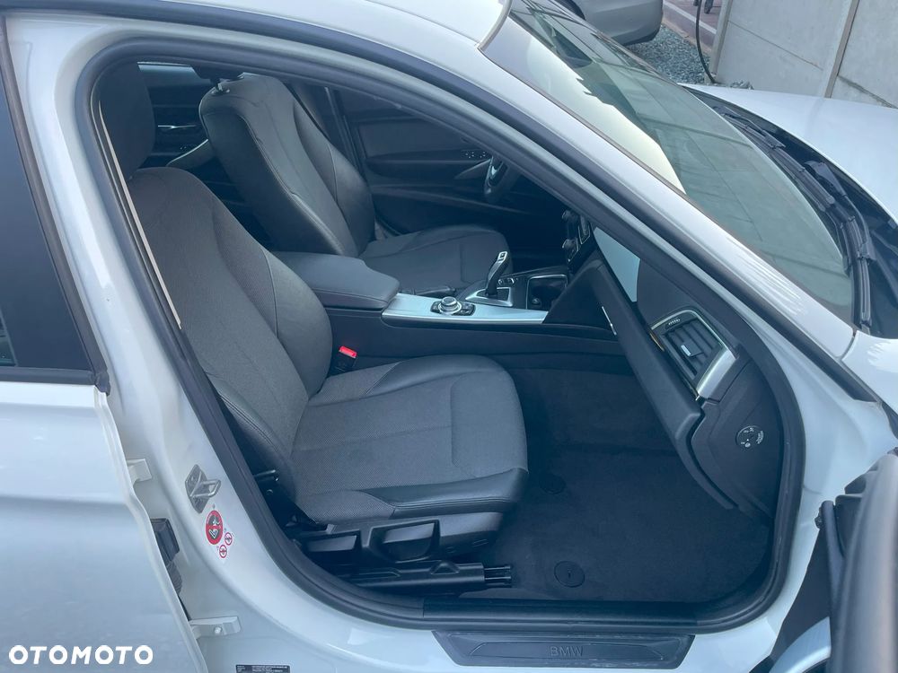 BMW Seria 3 - 24
