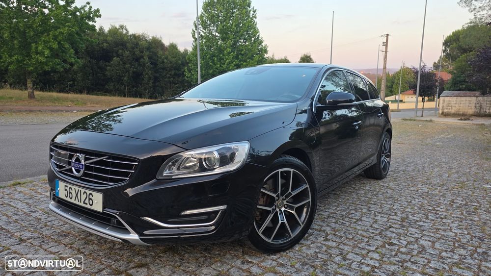 Volvo V60 D6 Plug-In-Hybrid AWD Geartronic Summum - 6