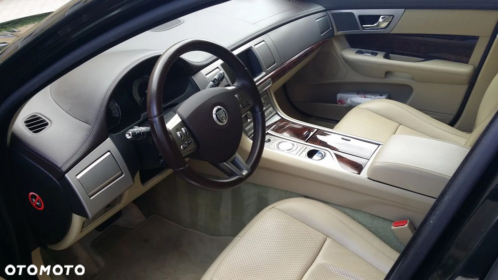 Jaguar XF - 2