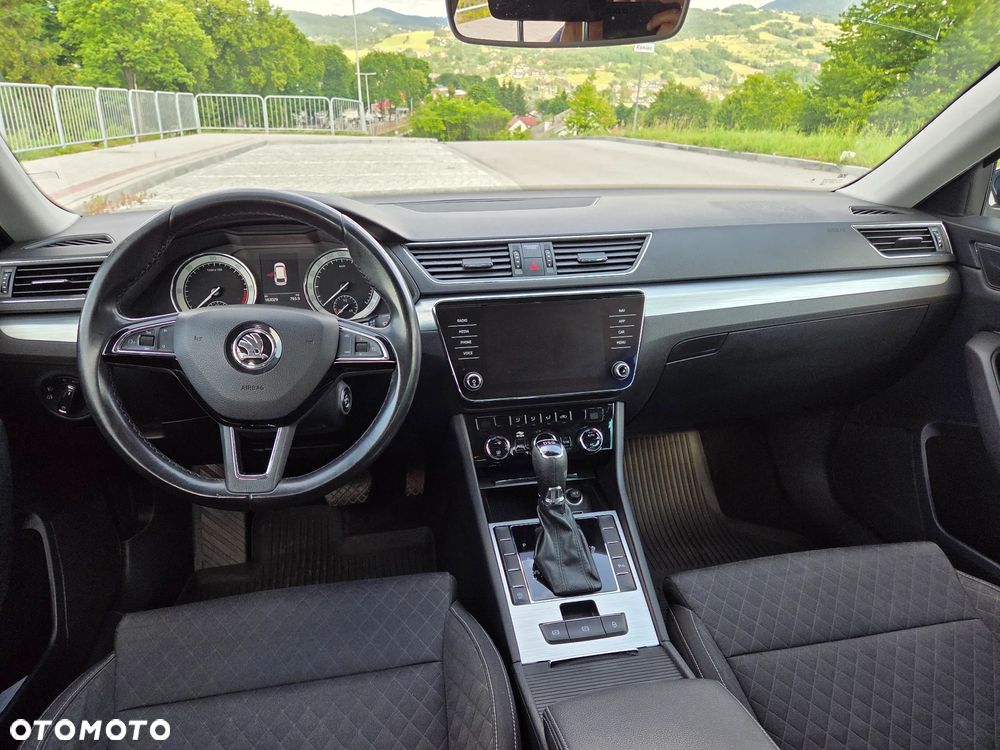 Skoda Superb 2.0 TDI Ambition DSG - 14