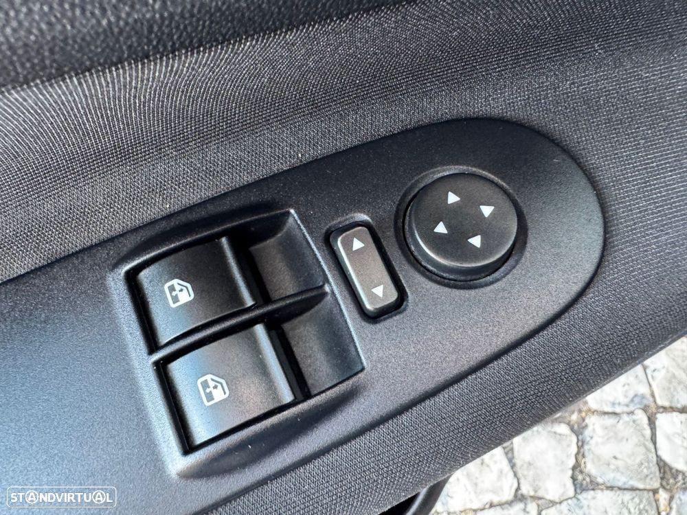 Fiat Punto 1.2 Lounge S&S - 28