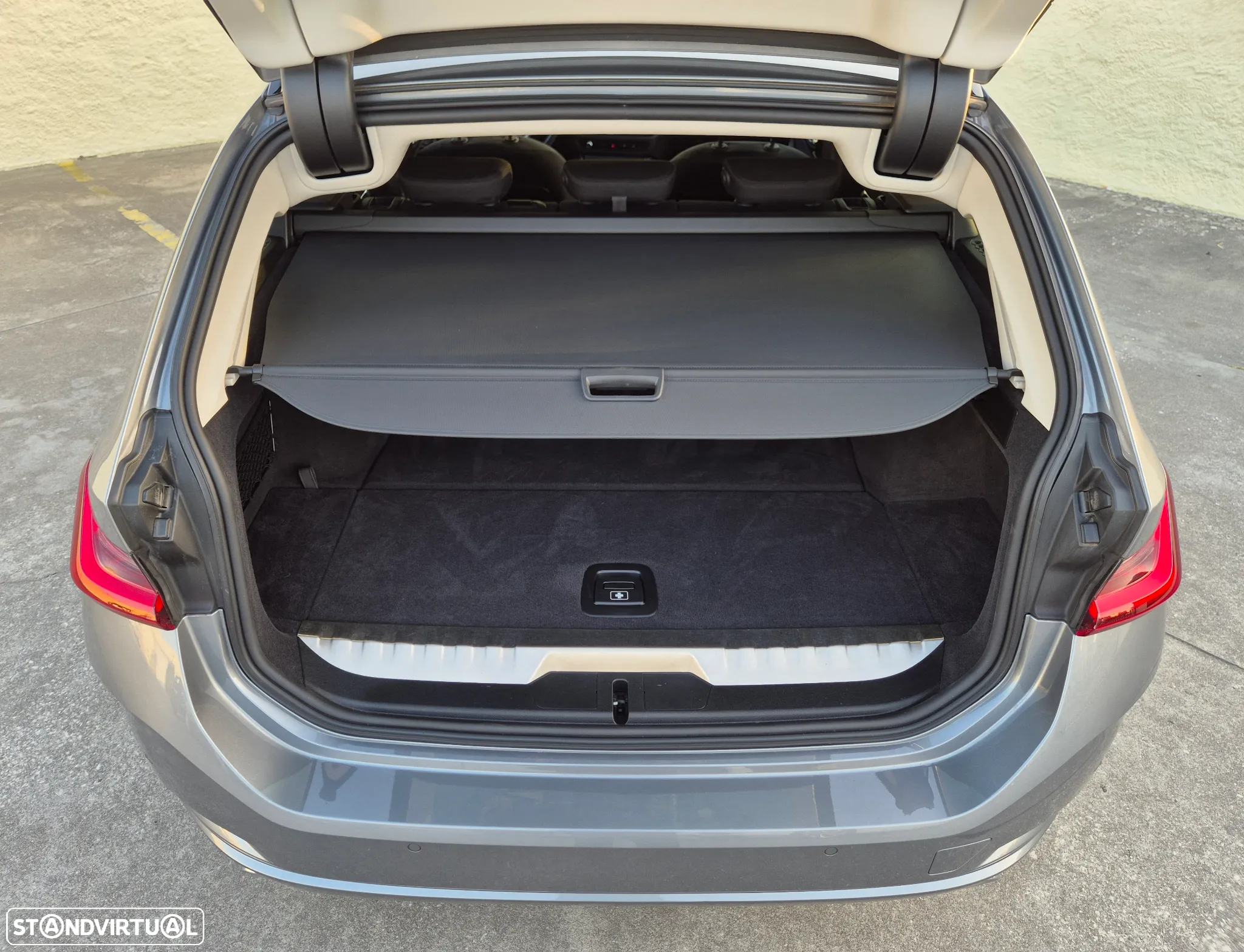 BMW 320 e Touring Auto - 50