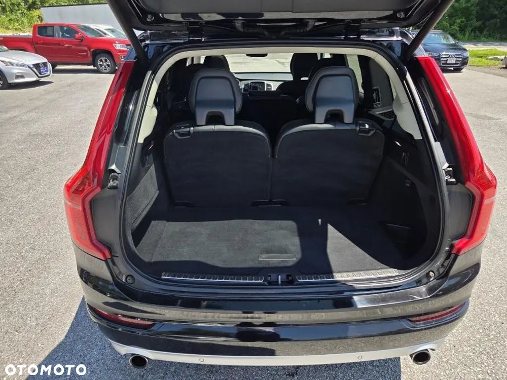 Volvo XC 90 - 21