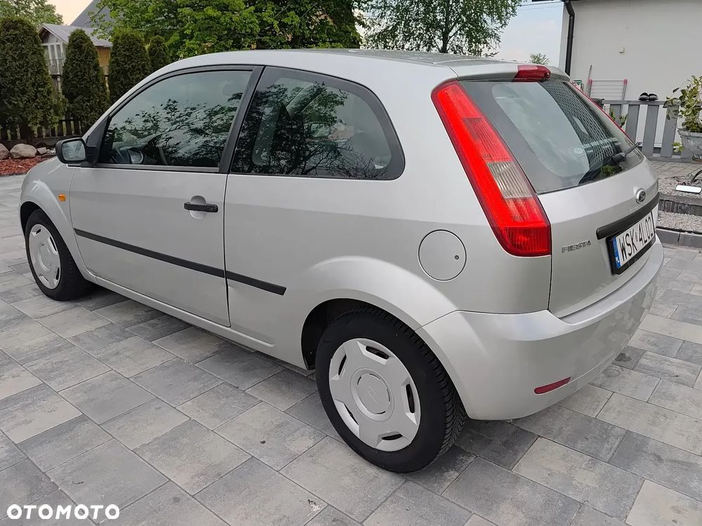 Ford Fiesta - 12