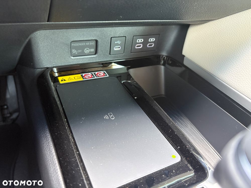 Toyota Camry 2.5 Hybrid Dynamic Force Executive e-CVT - 30