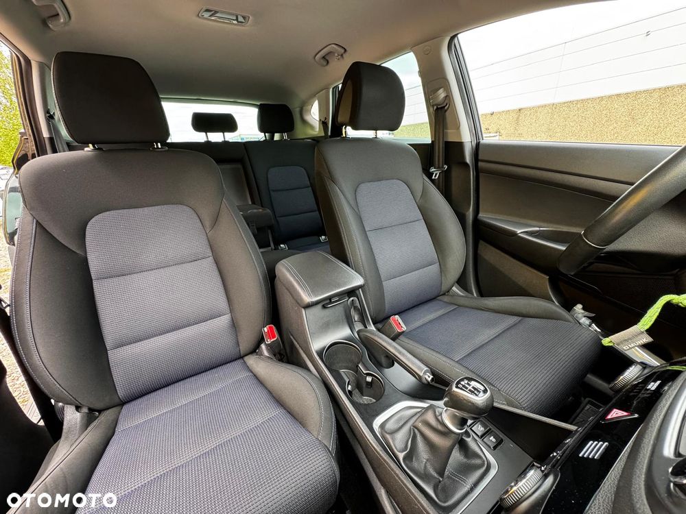 Hyundai Tucson 1.6 GDI BlueDrive GO 2WD - 21