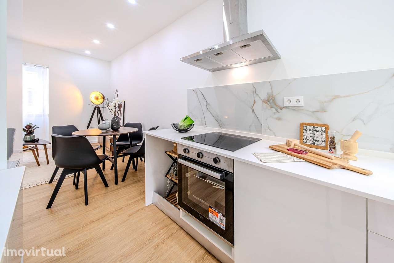 "T1 totalmente remodelado com terraço privado no Areeiro — ..." - Grande imagem: 4/16