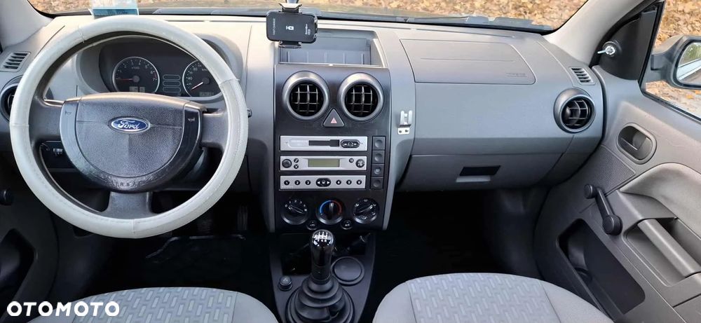 Ford Fusion 1.4 Ambiente - 11