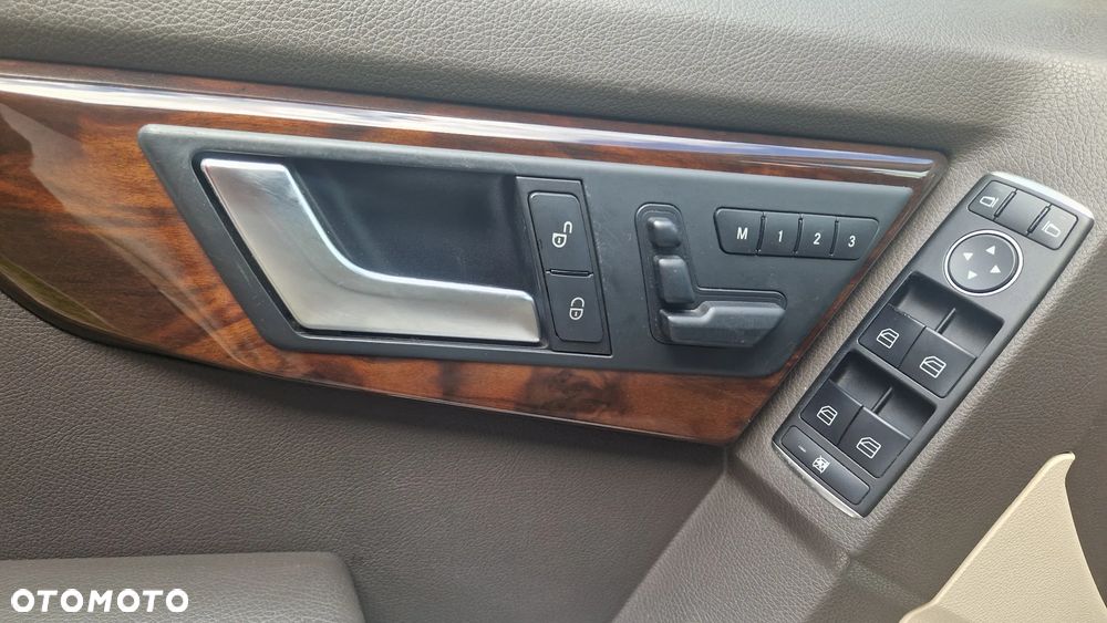 Mercedes-Benz GLK 350 4-Matic - 13