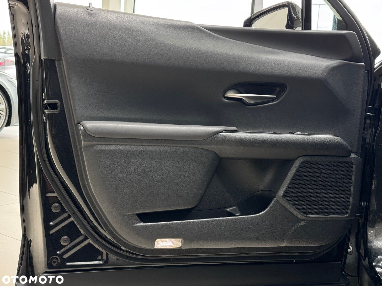 Lexus UX - 12