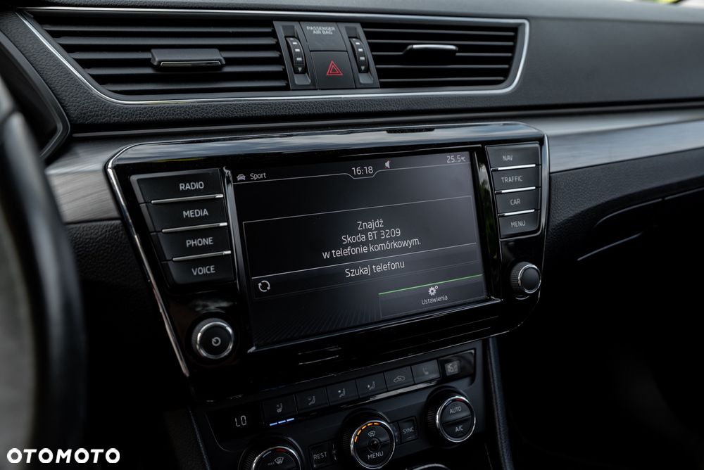 Skoda Superb 2.0 TDI 4x4 L&K DSG - 32