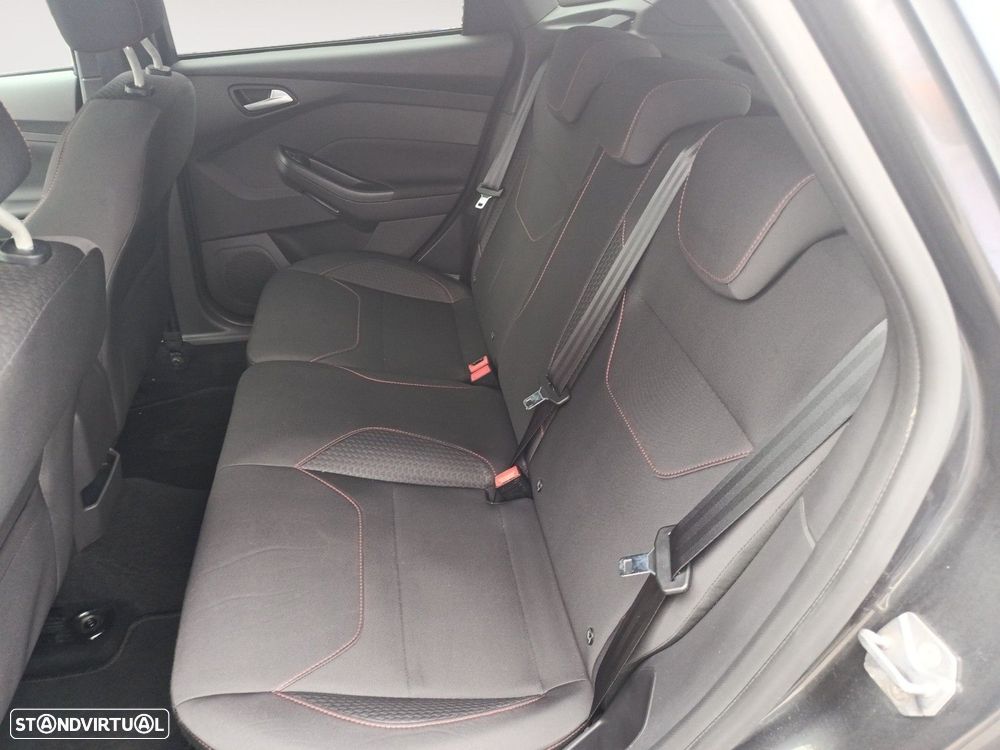 Ford Focus 1.0 EcoBoost MHEV ST-Line - 13