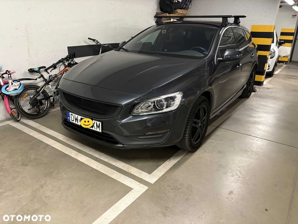 Volvo V60 D4 AWD Momentum - 1