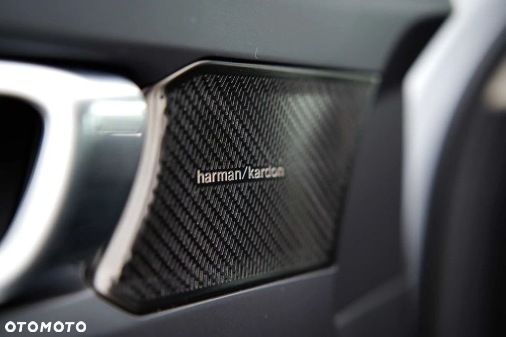 Volvo XC 40 B4 B AWD DKG Momentum Pro - 15