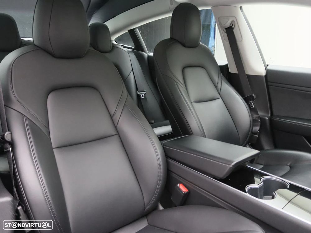 Tesla Model 3 Standard Range Plus RWD - 4