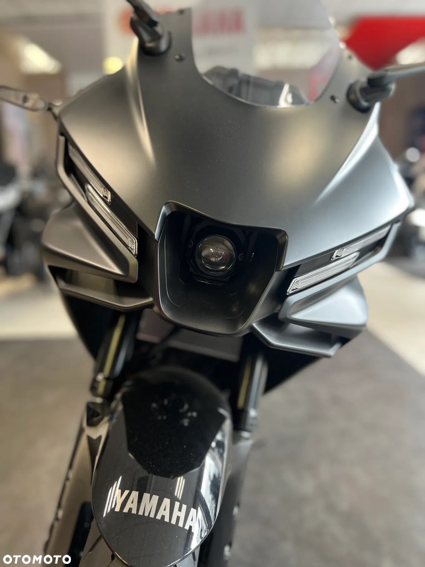 Yamaha R3 - 11