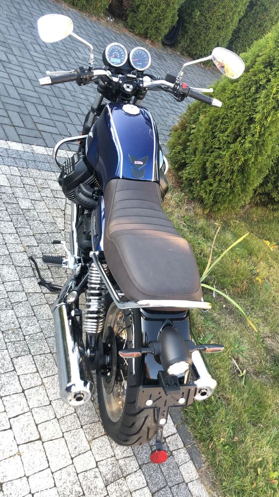 Moto Guzzi V7 - 12